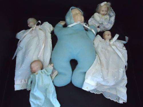 BABY DOLLS X 5  -  BIDDING AS ONE LOT
