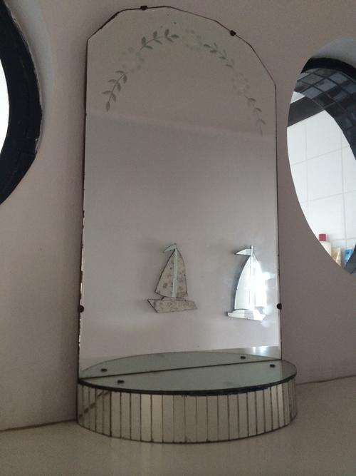 ART DECO DISPLAY MIRROR WITH CURVED SHELF - LARGE