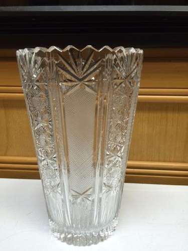 CRYSTAL DEEP CUT STUNNING PATTERN VASE