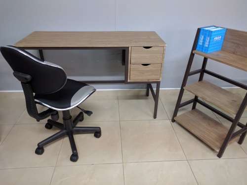 banco desk set