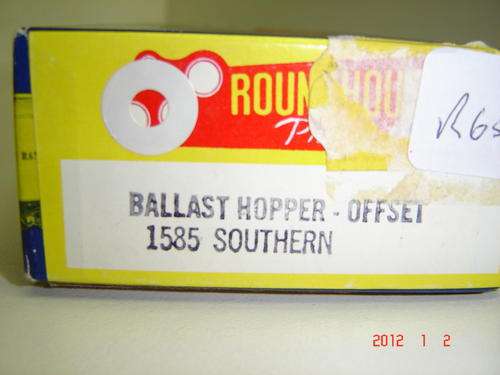 HO Roundhouse Ballast Hopper Offset - New - Boxed