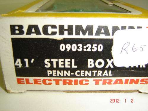 HO Bachmann 41' Steel Box Car Penn Central - New - Boxed
