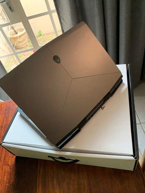 Alienware m15 Gaming Notebook