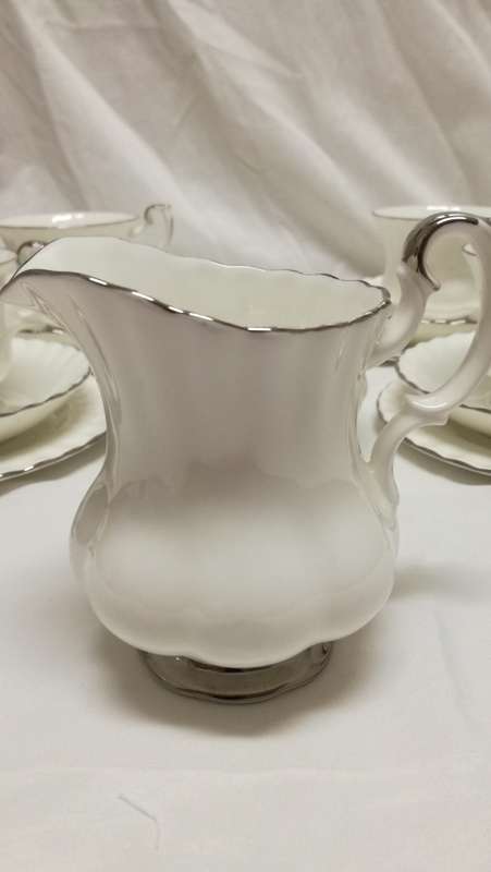 Vintage Royal Albert 'Chantilly' and 'Enchantment' sets