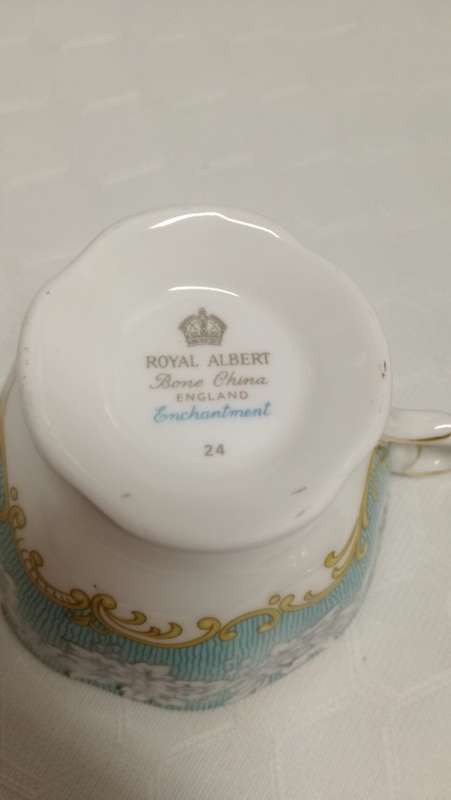 Vintage Royal Albert 'Chantilly' and 'Enchantment' sets