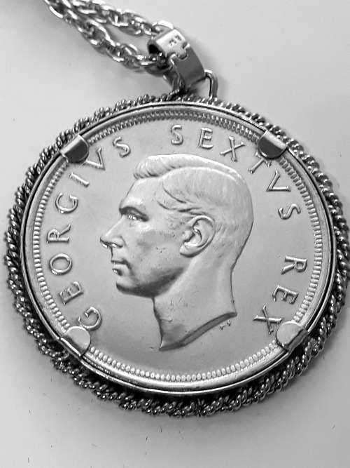 Silver necklace with pendant
