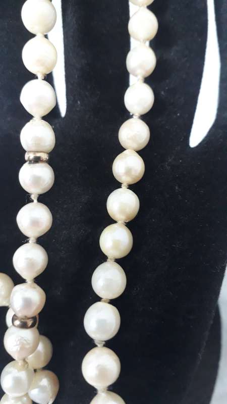 Vintage Pearl necklace with 9ct gold clasp