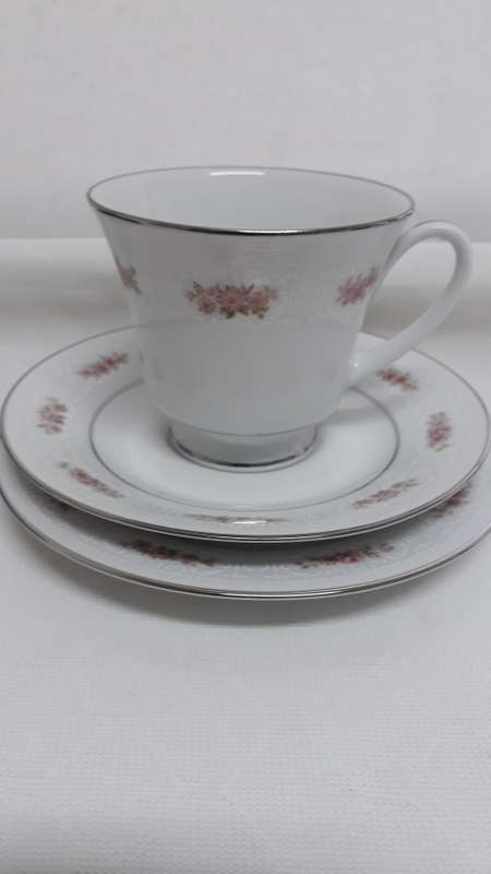 Vintage Noritake *Petula* trios