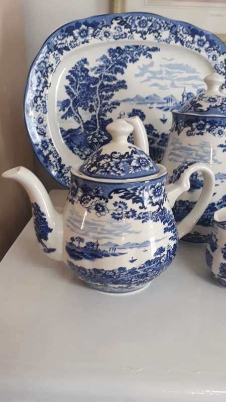 Vintage William James Pastoral Symphony teaset