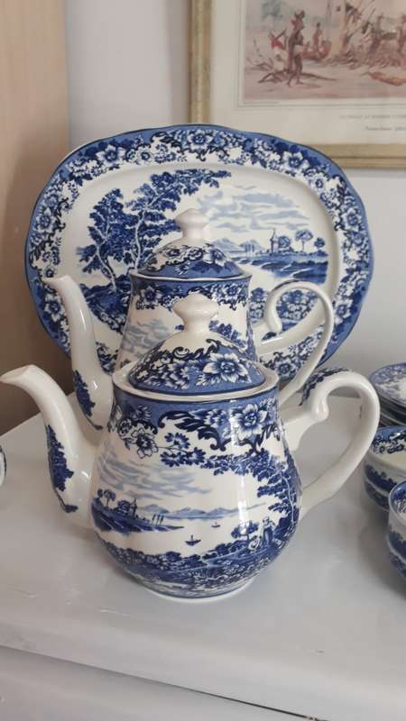 Vintage William James Pastoral Symphony teaset