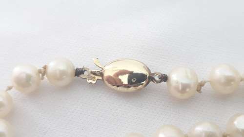 Vintage pearl necklace