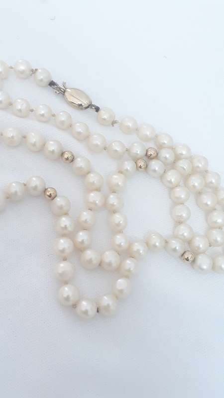 Vintage pearl necklace