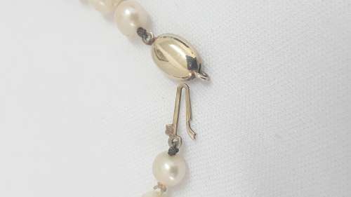 Vintage pearl necklace