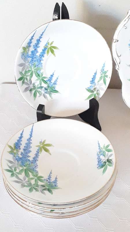 Vintage Royal Standard set