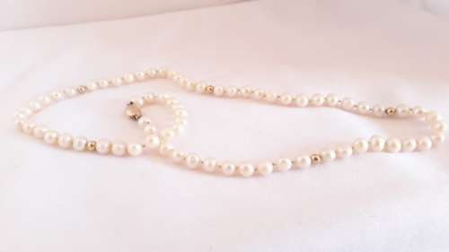 Vintage pearl necklace