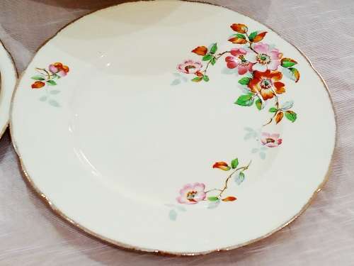 1930s Alfred Meakin `Royal Marigold` dinner set