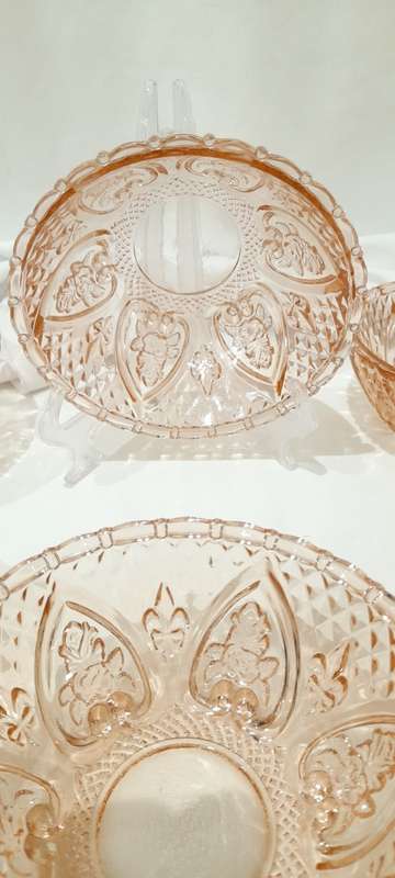 Vintage pink `Fleur De Lis` dessert bowls