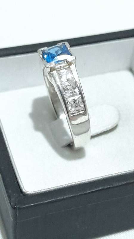 Sterling silver ring with cubic zirconias