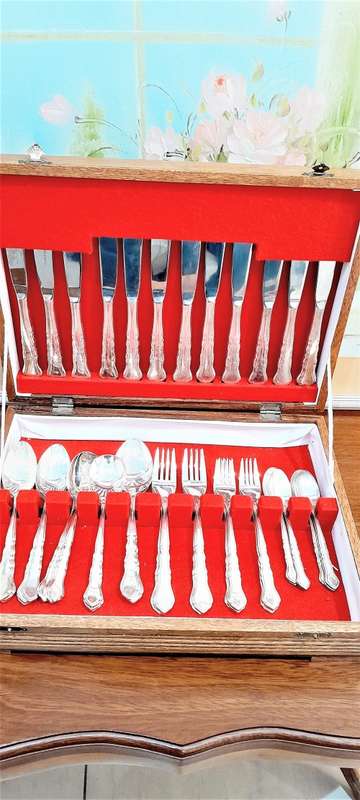 Vintage Viners silver plate dinner set