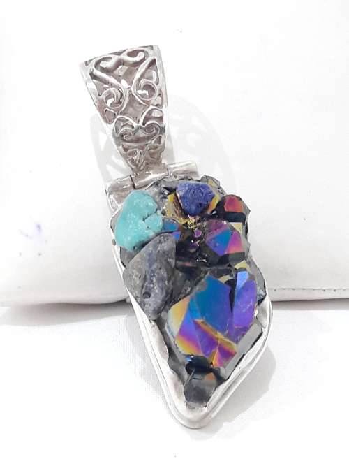 Vintage style sterling silver pendant with stones