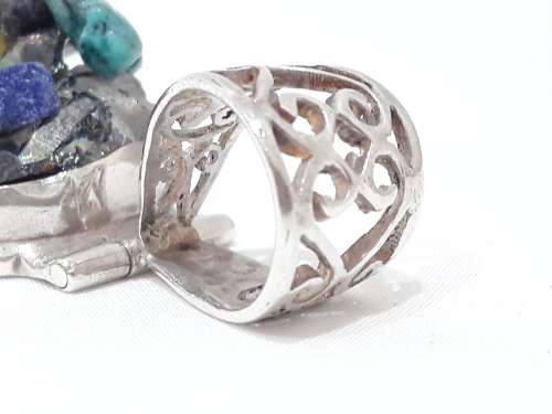Vintage style sterling silver pendant with stones