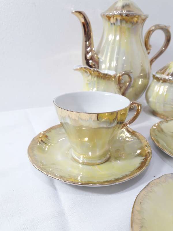 Vintage demitasse Japanese tea set