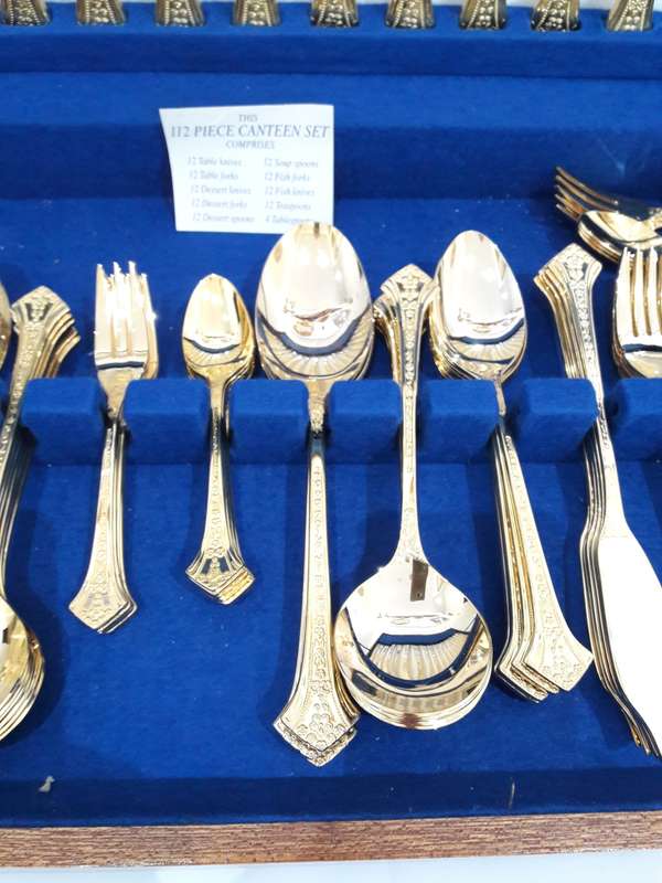 1970s 112 piece Eetrite `Fleur` 24k gold plated canteen