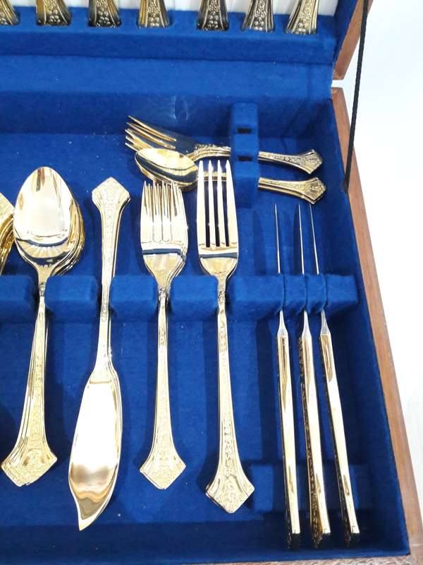 1970s 112 piece Eetrite `Fleur` 24k gold plated canteen