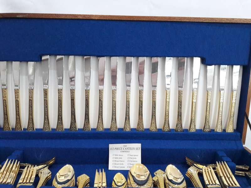 1970s 112 piece Eetrite `Fleur` 24k gold plated canteen