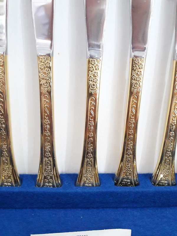 1970s 112 piece Eetrite `Fleur` 24k gold plated canteen