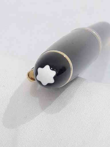 Mont Blanc Meisterstuck Le Grand ballpoint pen