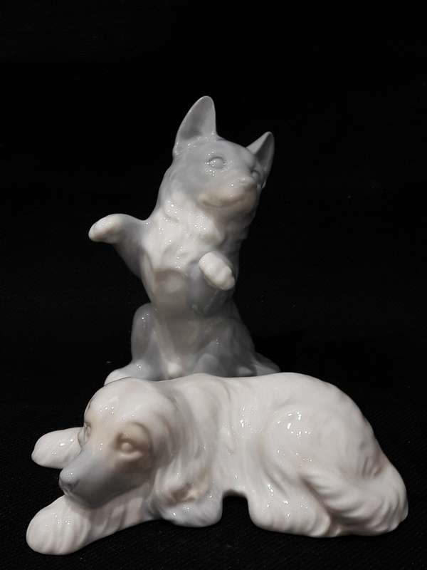 1970s A Kaiser dog figurines