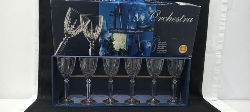 Vintage Oneida `Orchestra` liqueur glasses