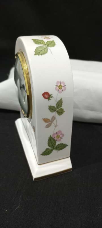 Vintage Wedgwood `Wild Strawberry` clock and trinket dish