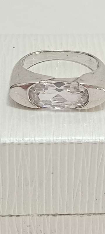 Sterling silver broad ring with cubic stone
