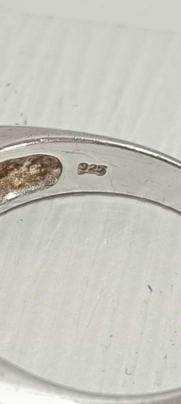 Sterling silver broad ring with cubic stone