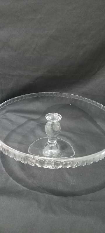 Maxwell Williams cake stands