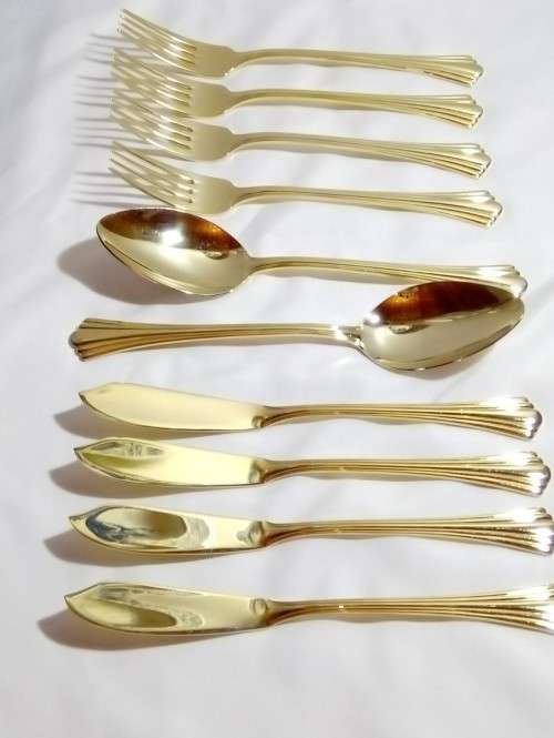 Vintage Eetrite gold plate set