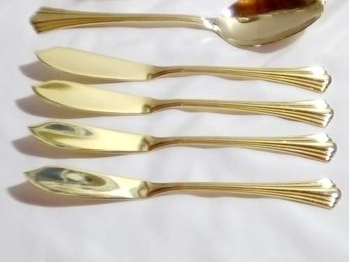 Vintage Eetrite gold plate set