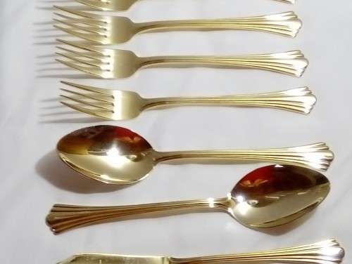 Vintage Eetrite gold plate set