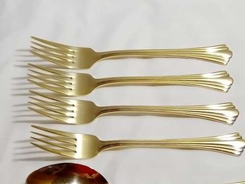 Vintage Eetrite gold plate set