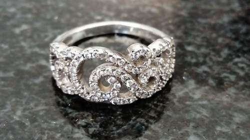Ornate Ladies Silver Ring set with Cubic Zirconia's - 2.5 grams