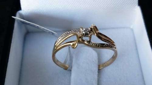 9ct Yellow & White Gold Dress Ring with one Single Cut Diamond.