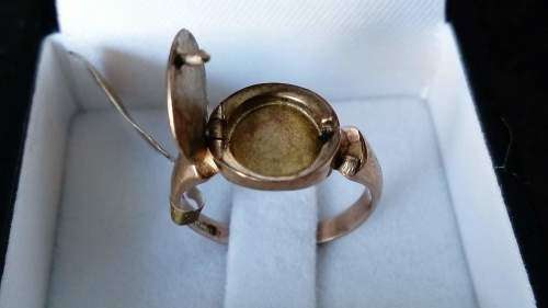 9ct Yellow Gold "Poison" Pillbox Ring - RARE - dated 1858 Birmingham.