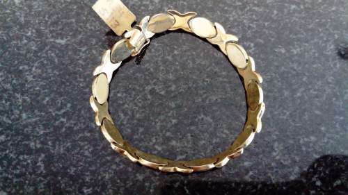 14ct Yellow Gold "Hugs & Kisses" Bracelet.