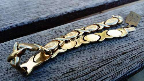 14ct Yellow Gold "Hugs & Kisses" Bracelet.