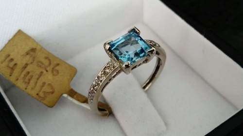 9ct White Gold Ring with Topaz & Diamonds