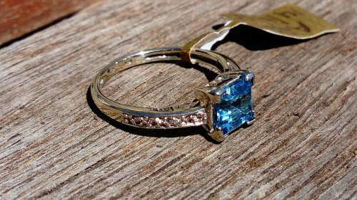 9ct White Gold Ring with Topaz & Diamonds