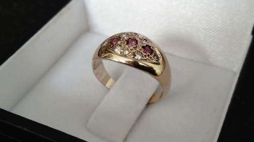 9ct Yellow Gold Diamond & Ruby Ring