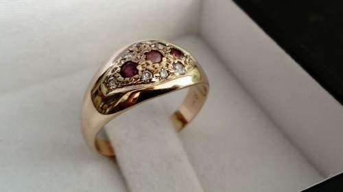 9ct Yellow Gold Diamond & Ruby Ring